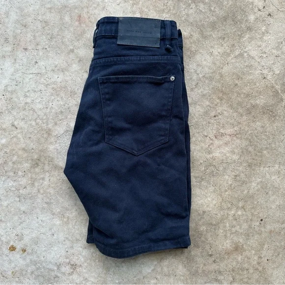 Zara blue denim straight leg jeans jorts shorts
Size 31 waist - Picture 3 of 8